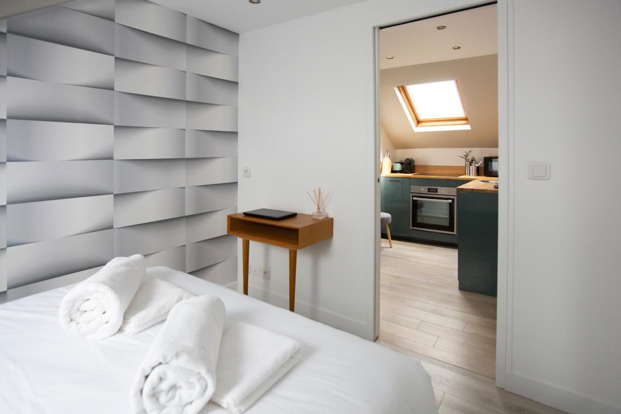Modern Apartement In The City Center. Poissy Ngoại thất bức ảnh